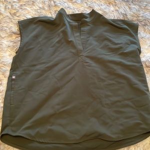 Figs Rafaela - Mandarin Collar Scrub in moss green